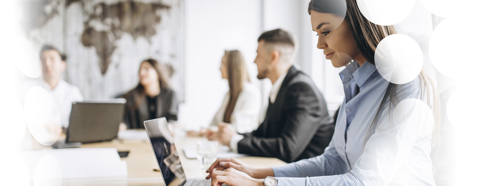 Máster Universitario en Abogacía + Diploma de Especialización en Derecho de los Negocios Internacionales